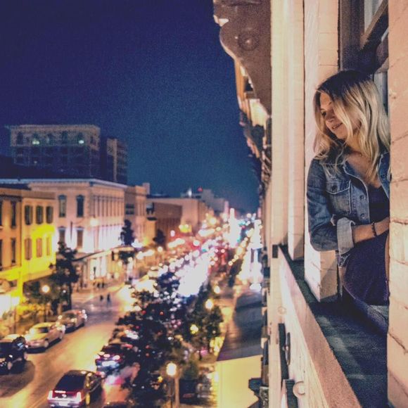 Meet your Posher, Kadi - Picture 1 of 1